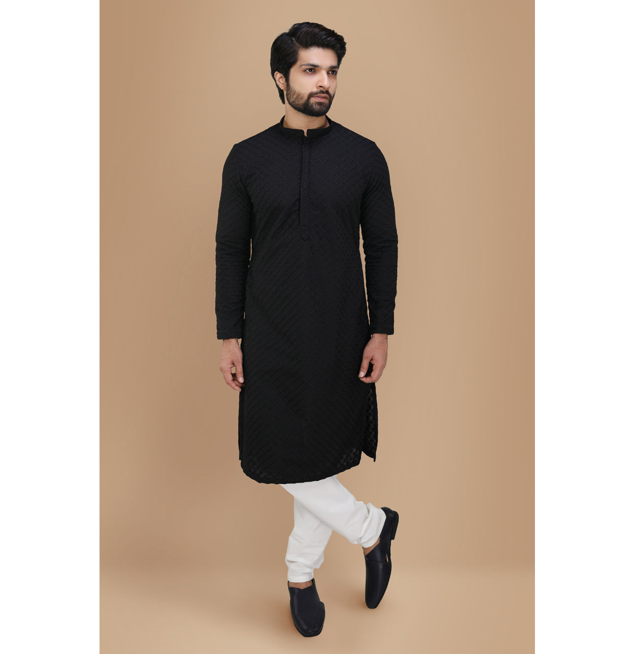 alt message - Manyavar Men Black Self Embroidered Kurta Set image number 1