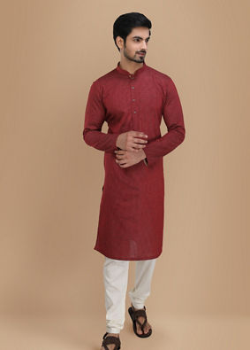 alt message - Manyavar Men Maroon Printed Kurta image number 1