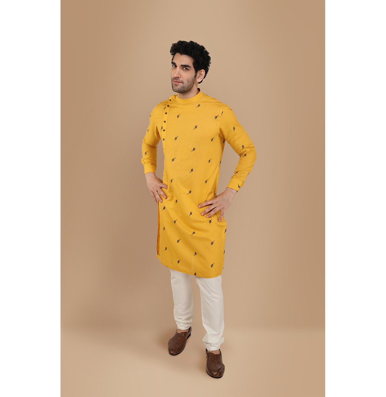 alt message - Manyavar Men Mustard Yellow Thread Embroidered Kurta image number 1