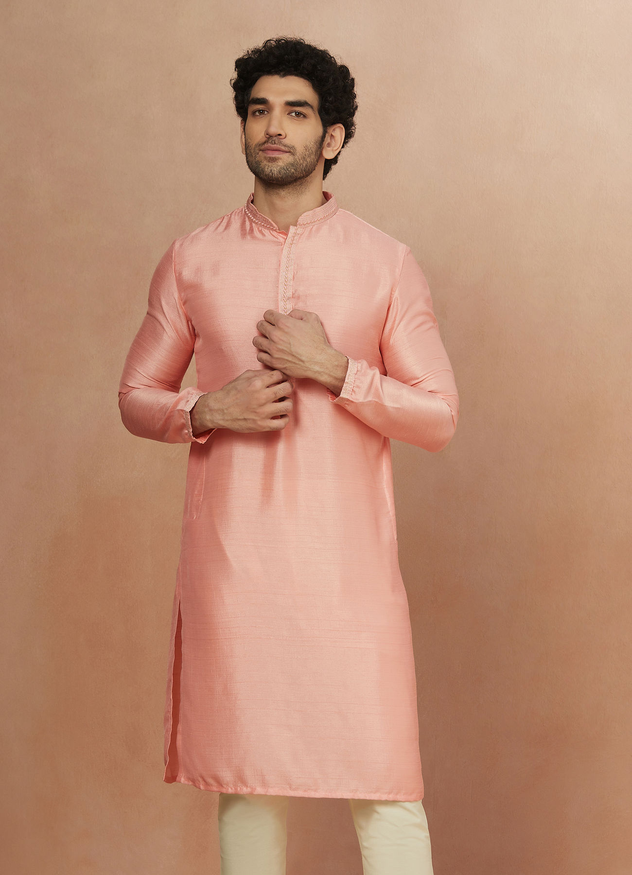 Manyavar Men Faded Pink Solid Kurta Pajama