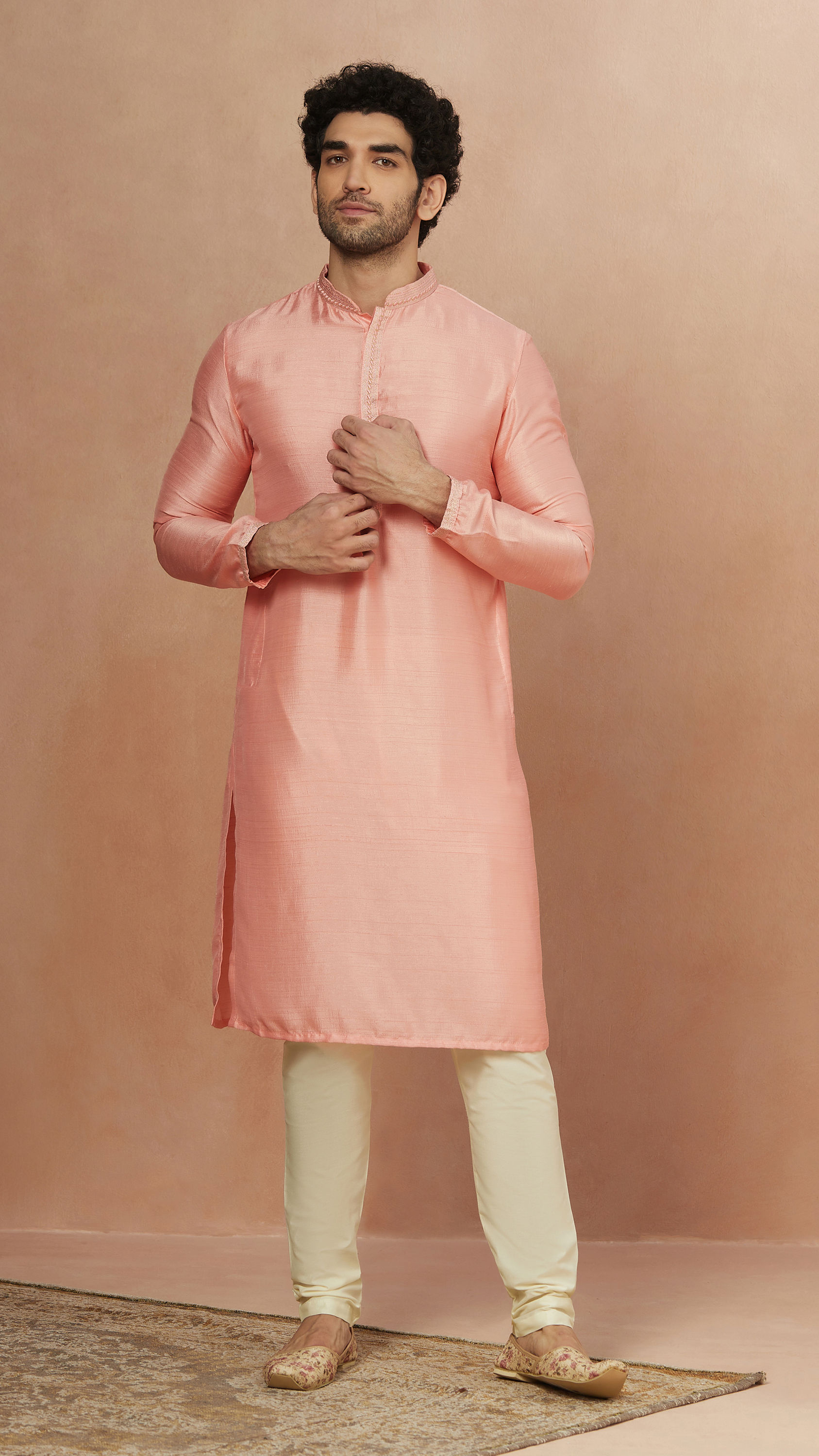 Manyavar Men Faded Pink Solid Kurta Pajama