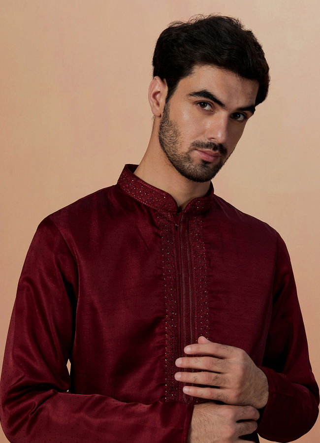 alt message - Manyavar Men Maroon Self Booti Kurta Pajama image number 0