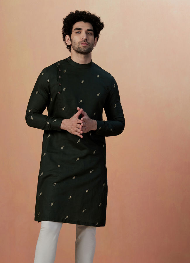 alt message - Manyavar Men Olive Green Embroidered Kurta image number 1