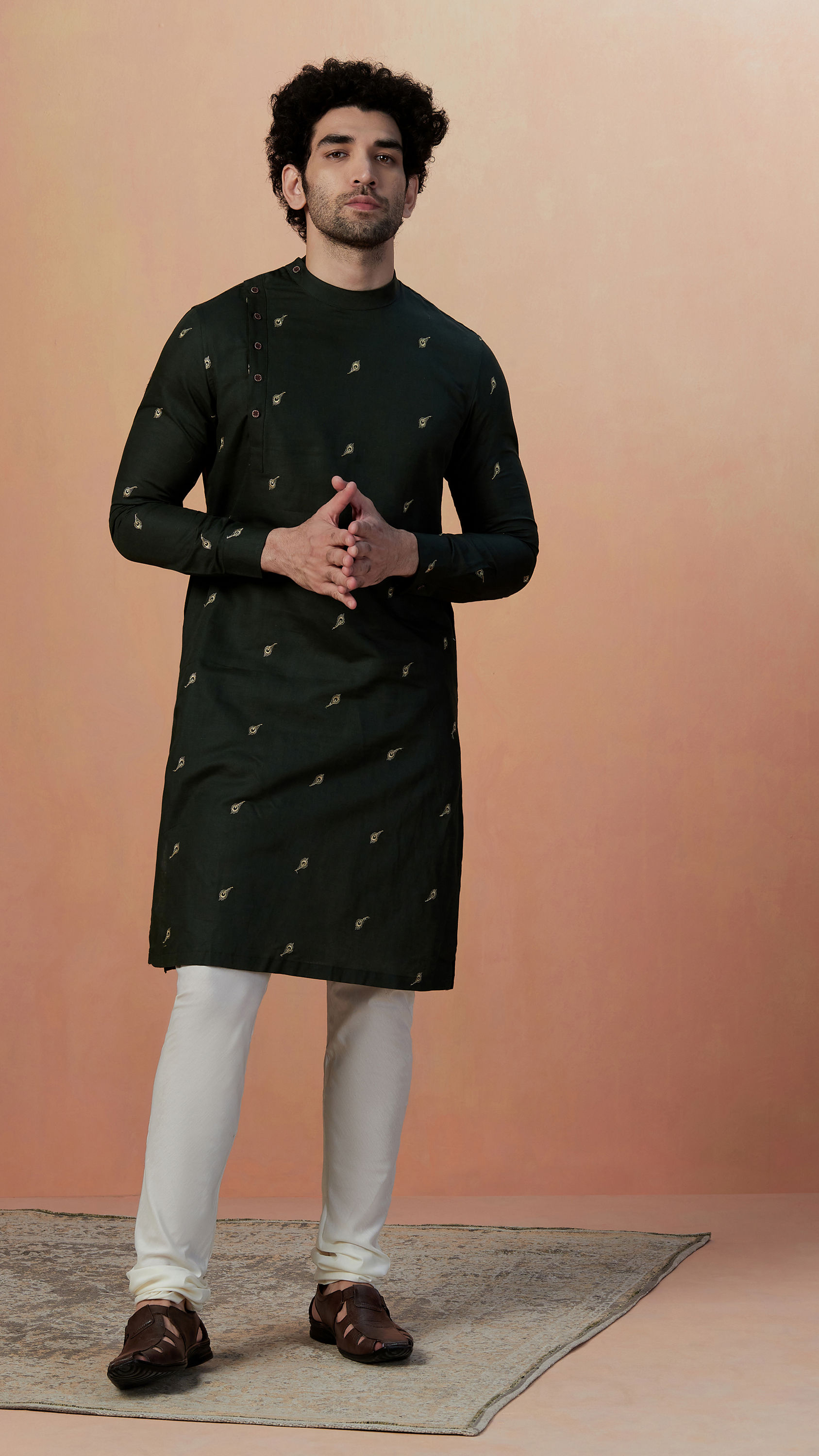 Manyavar Men Olive Green Embroidered Kurta