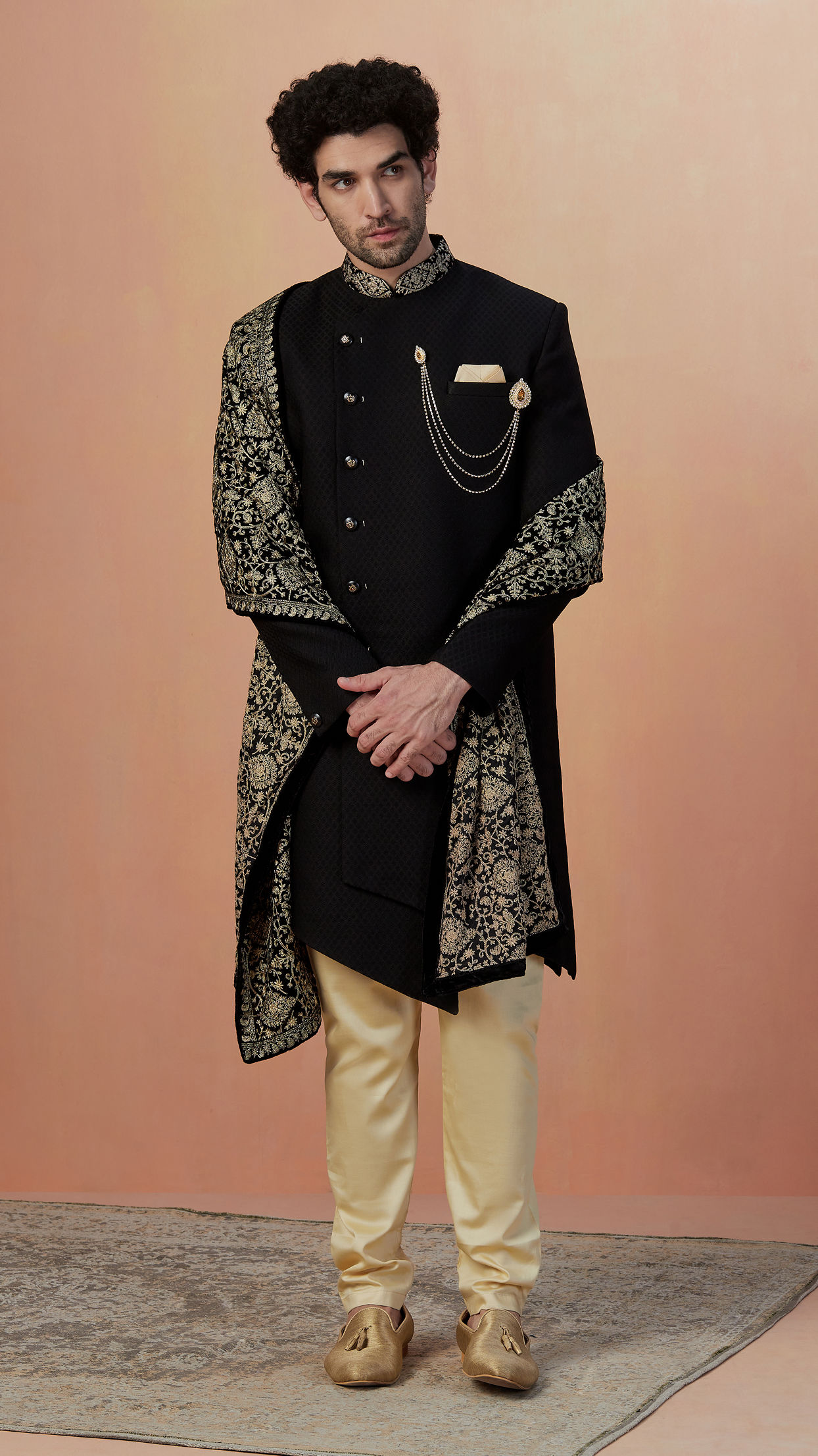 alt message - Manyavar Men Smoke Black Indo Western With Dupatta image number 2