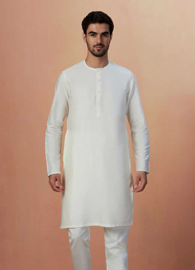 alt message - Manyavar Men White Plain Kurta image number 1