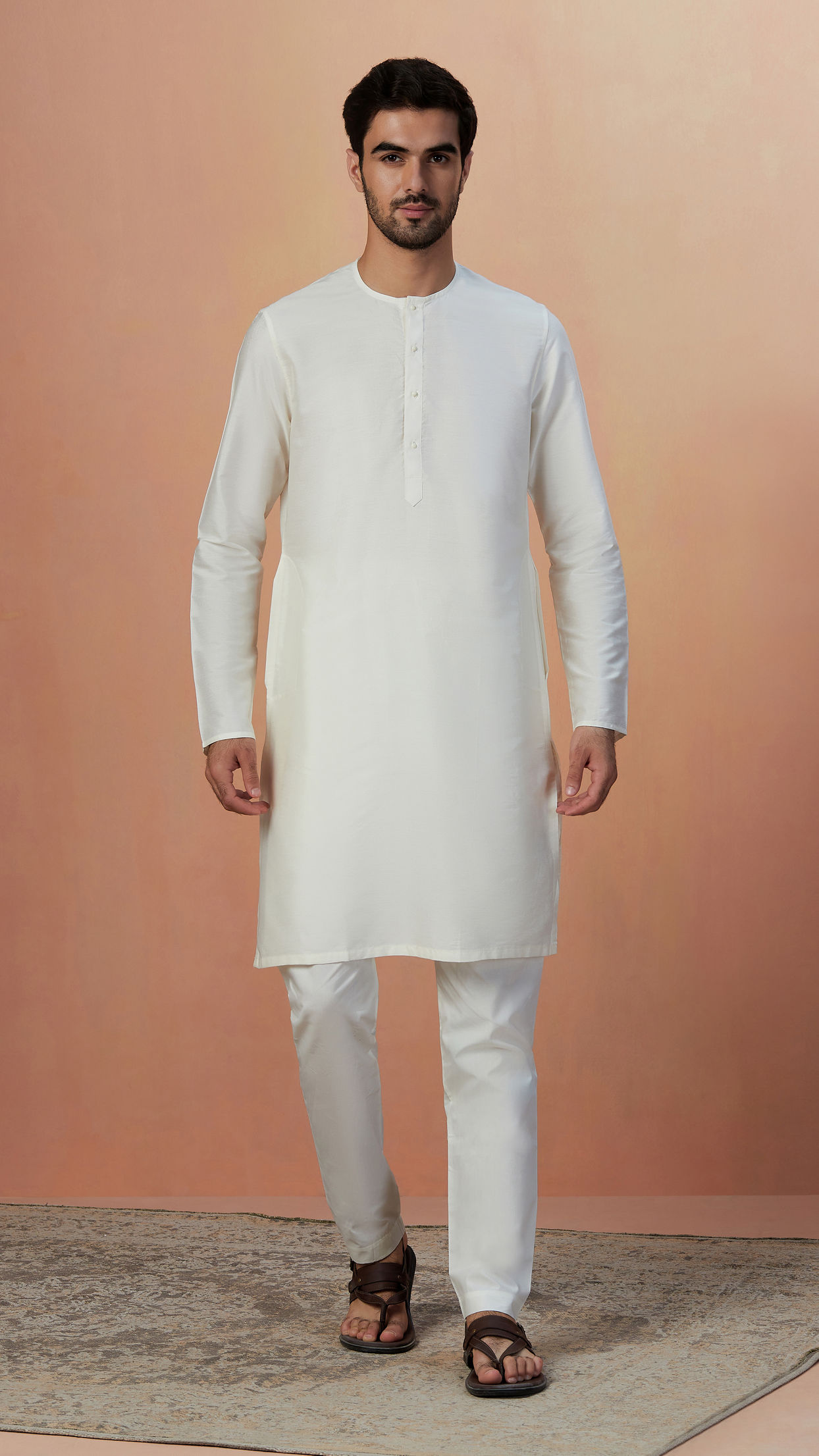 alt message - Manyavar Men White Plain Kurta image number 1