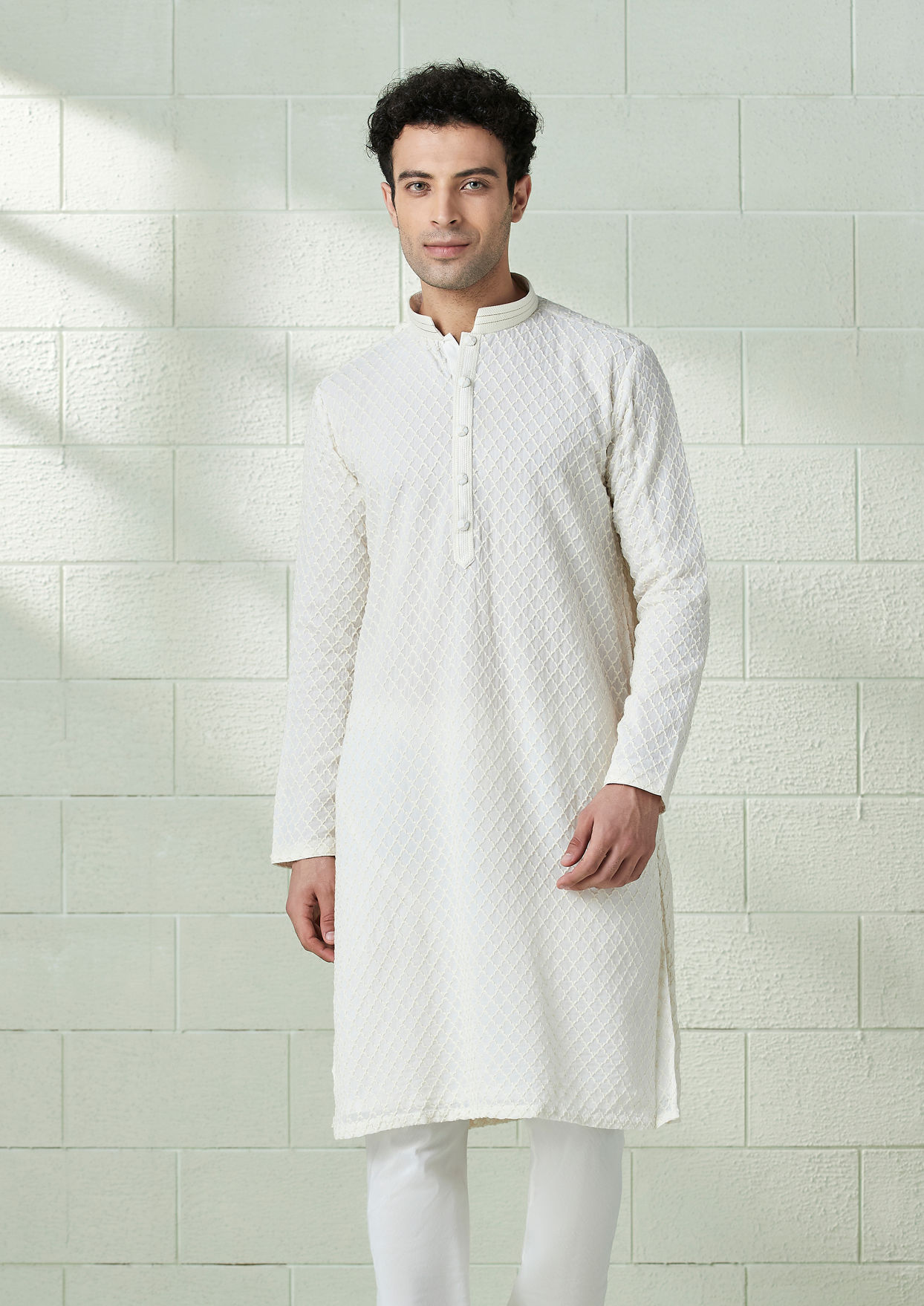 alt message - Twamev Men Creamy White Chikankari Embroidered Kurta Set image number 1