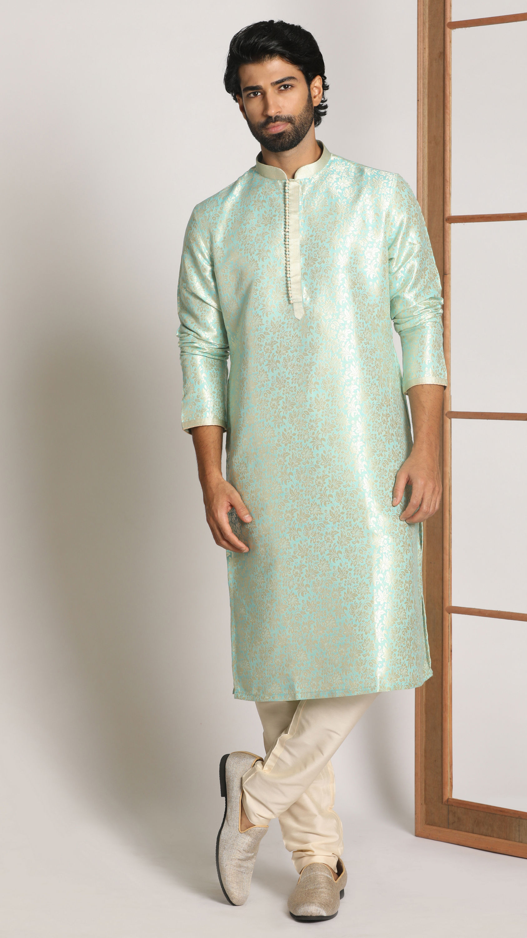 Manyavar Men Pale Blue Kurta Pajama With Floral Motifs