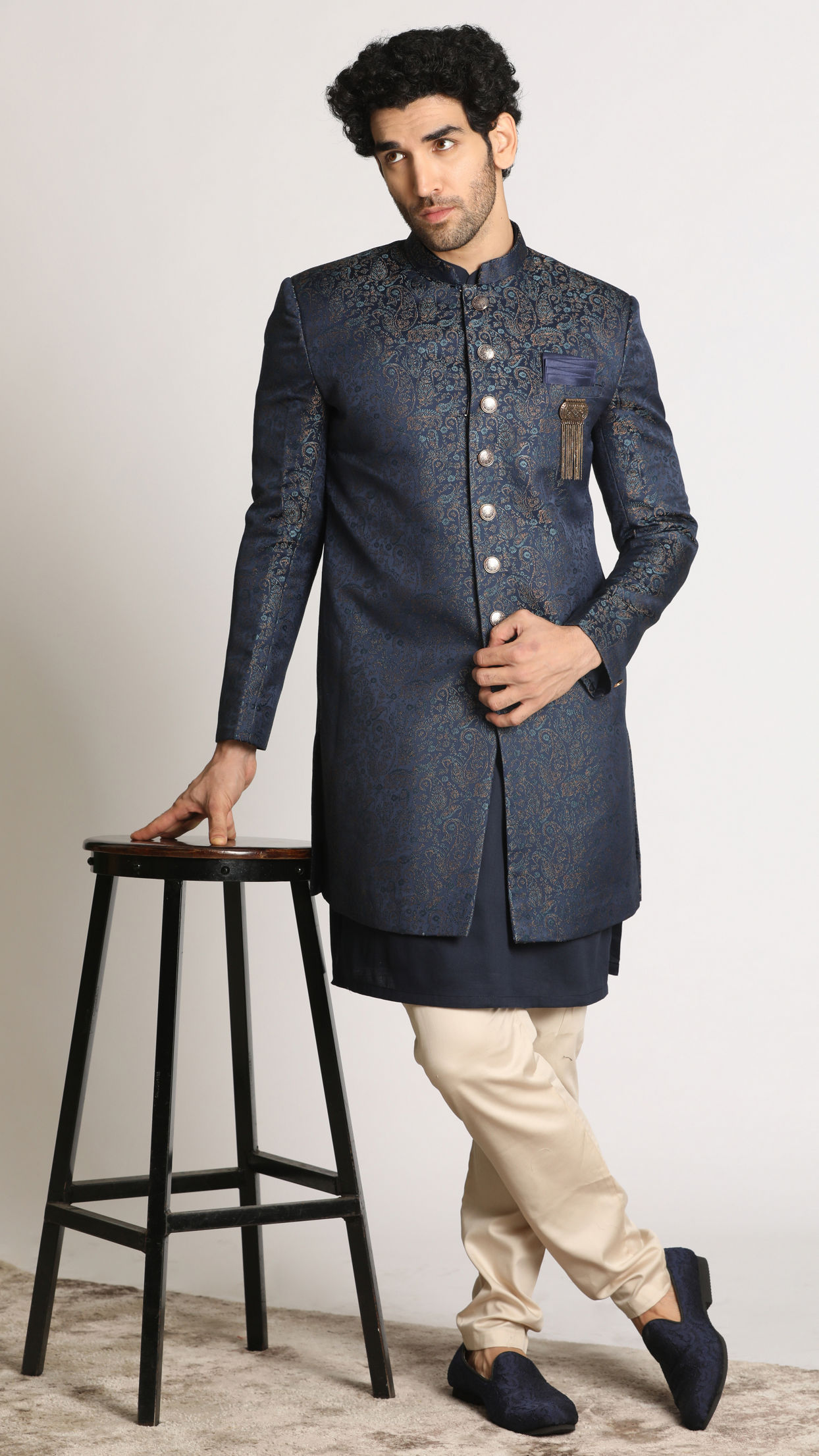 alt message - Manyavar Men Blue Paisley Print Indo Western image number 1