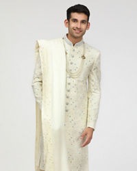 Manyavar Men Pearl White Embroidered Sherwani With Dupatta