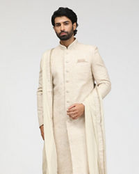 Manyavar Men Ash White Sherwani With Dupatta