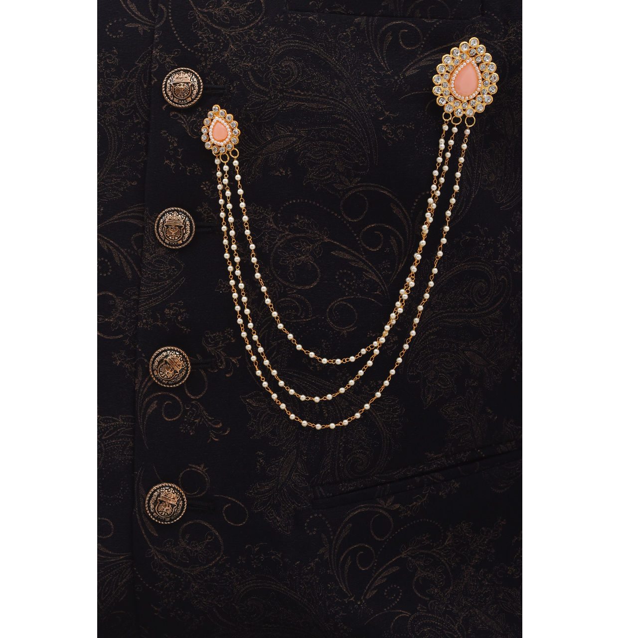 Manyavar Men Ravishing Rani Brooch
