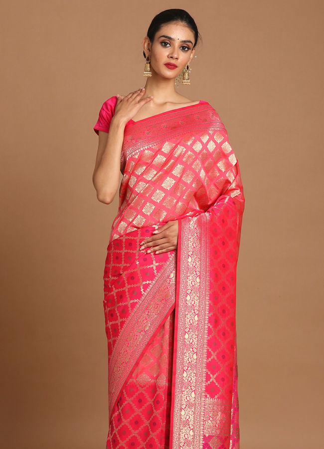 alt message - Mohey Women Enchanting Rani Pink Saree image number 0