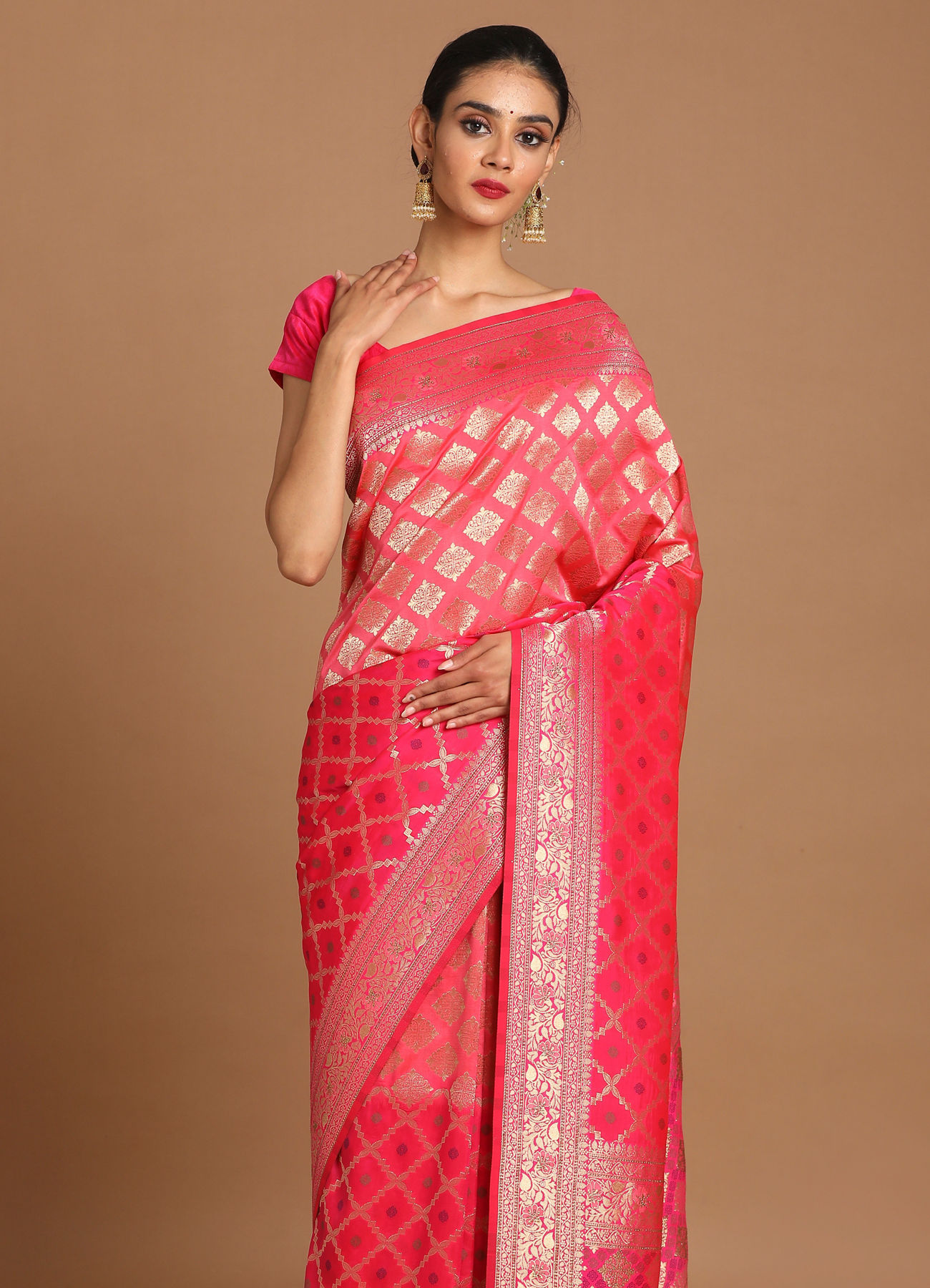 Mohey Women Enchanting Rani Pink Saree