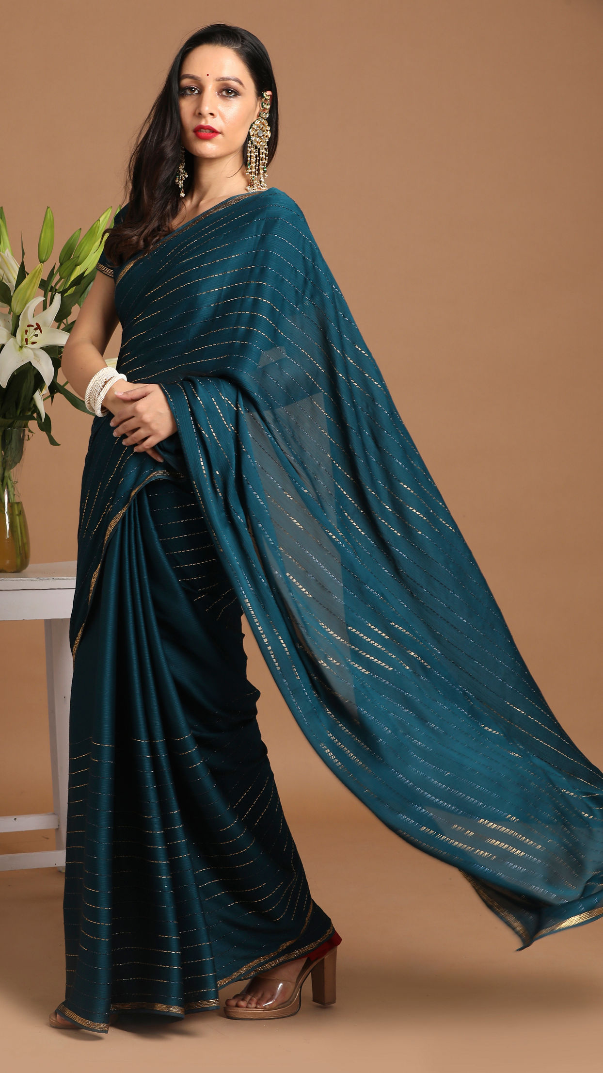 alt message - Mohey Women Ravishing Blue Saree image number 3