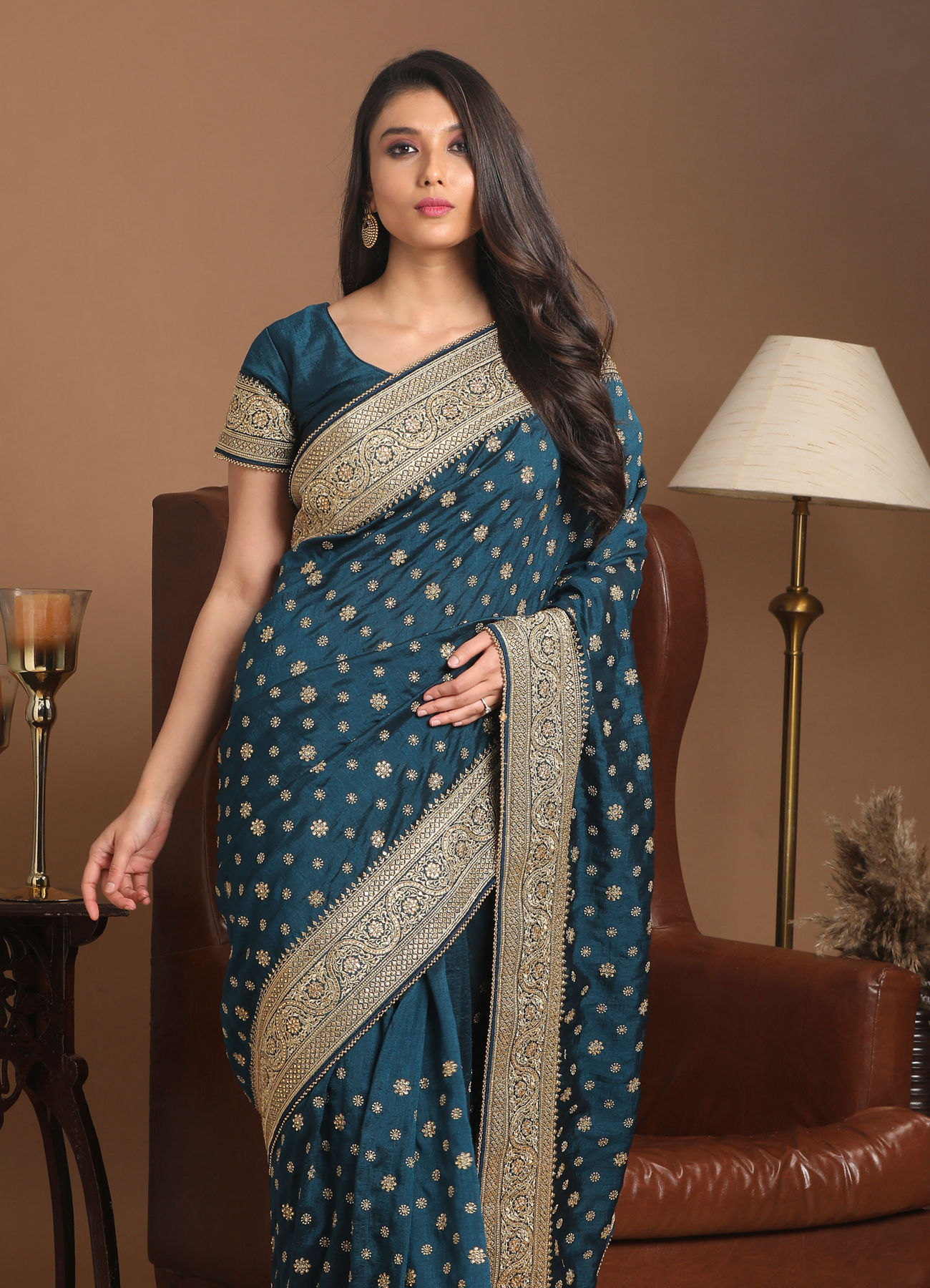 Mohey Women Sensuous Blue Saree