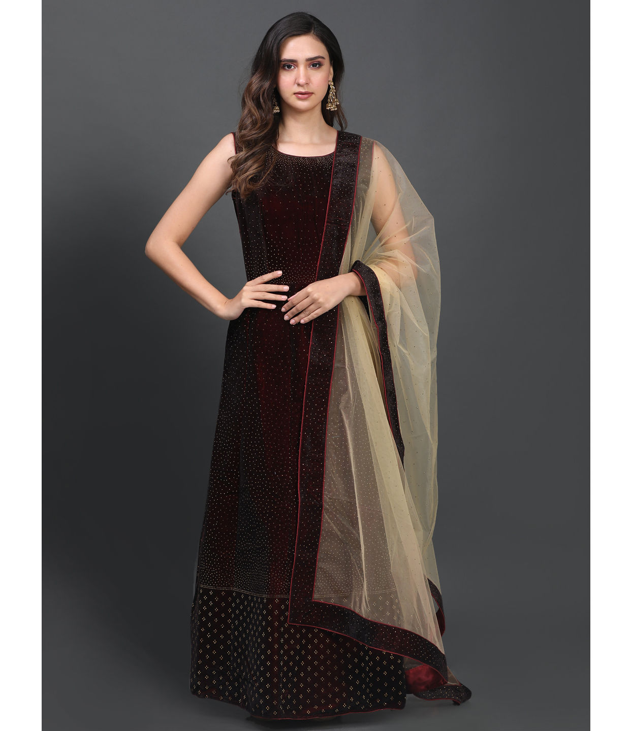 alt message - Mohey Women Luxurious Wine Gown image number 0