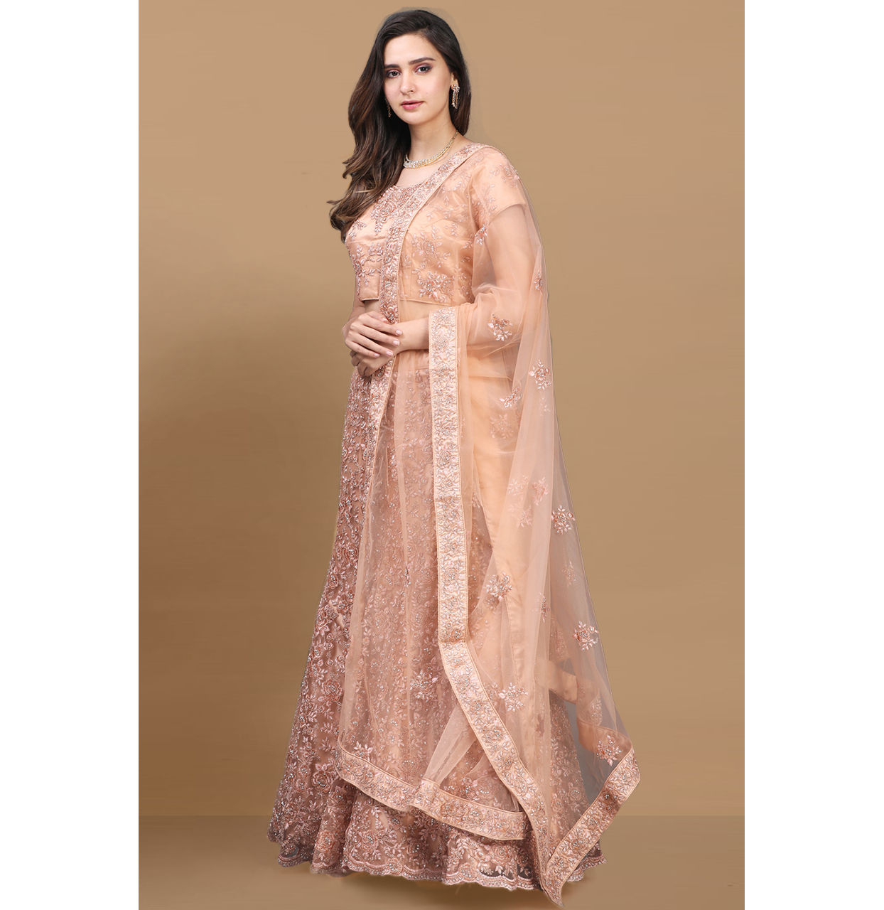 alt message - Mohey Women Plush Peach Lehenga image number 2