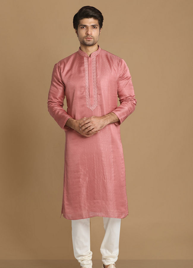 alt message - Manyavar Men Pink Booti Jacquard Kurta Set image number 1