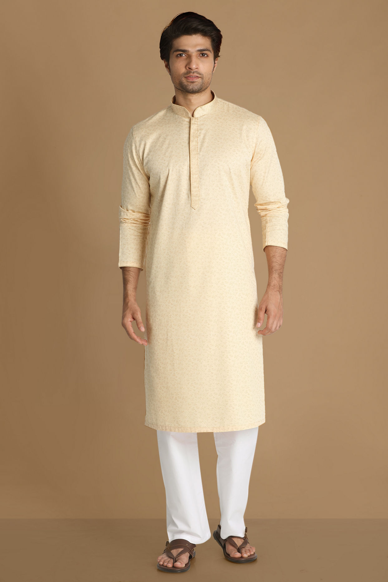 alt message - Manyavar Men Cream Printed Kurta Set image number 1