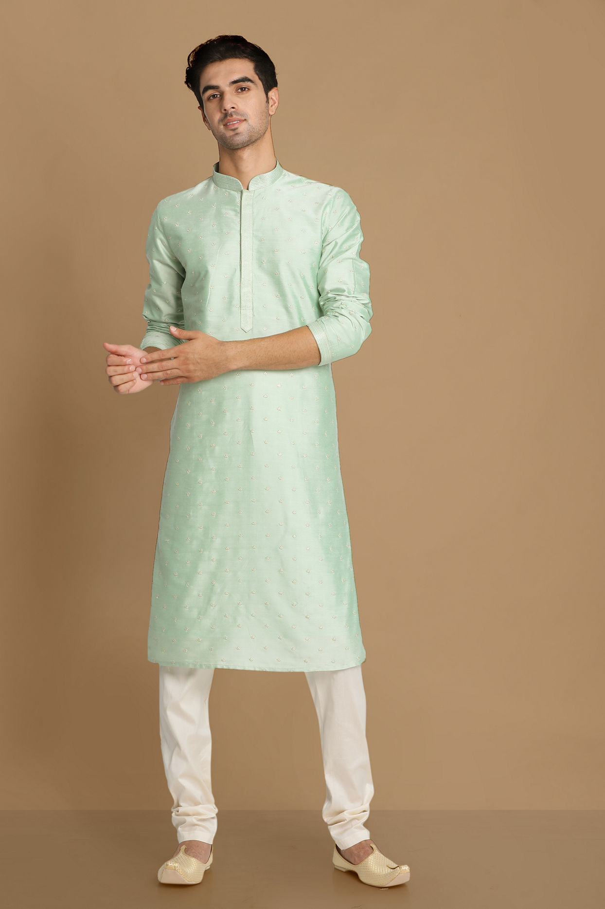 alt message - Manyavar Men Pastel Green Embroidered Kurta Set image number 1