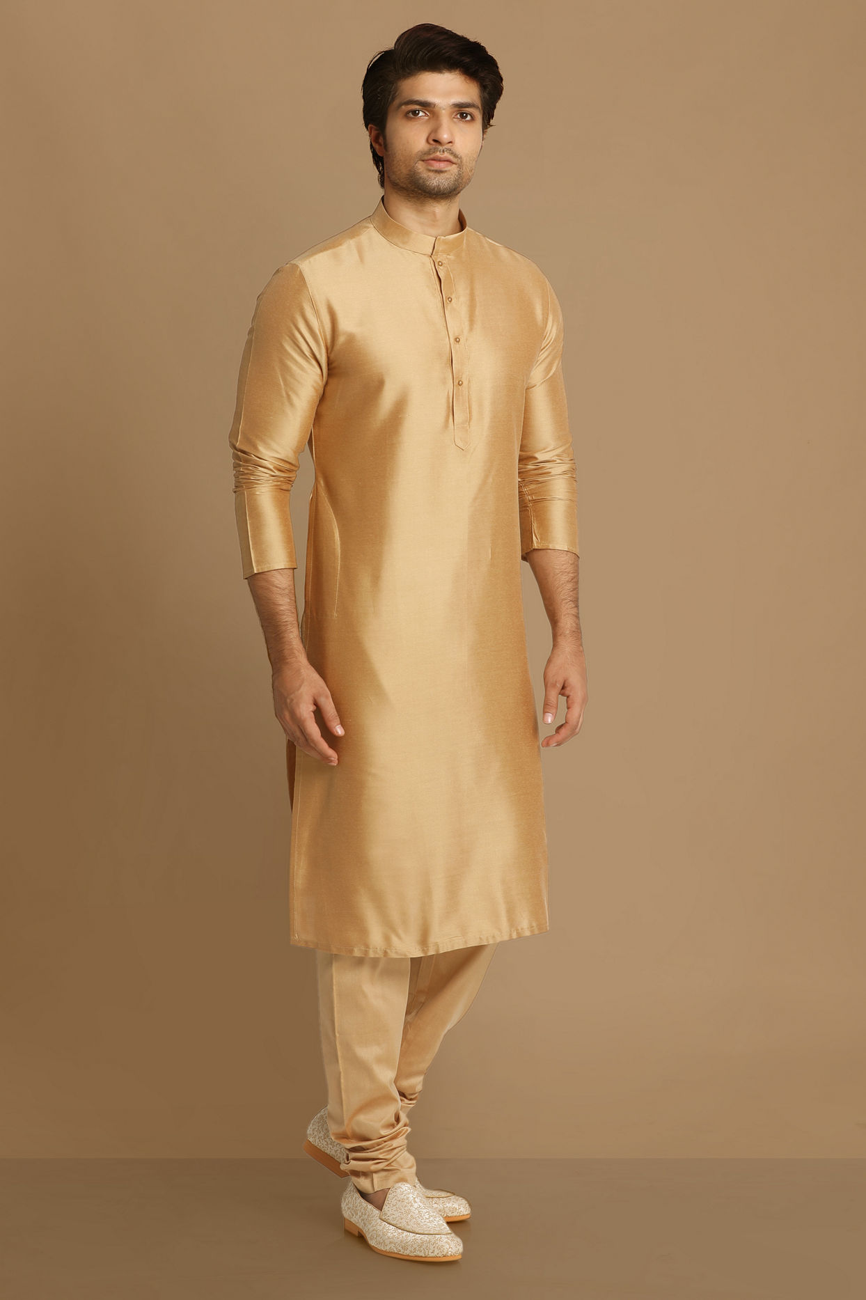 alt message - Manyavar Men Light Taupe Brown Solid Kurta Set image number 1