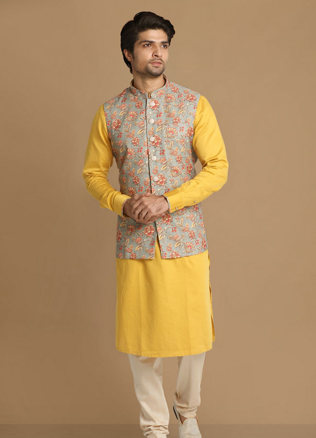 alt message - Manyavar Men Fine Light Orange Kurta Jacket image number 1