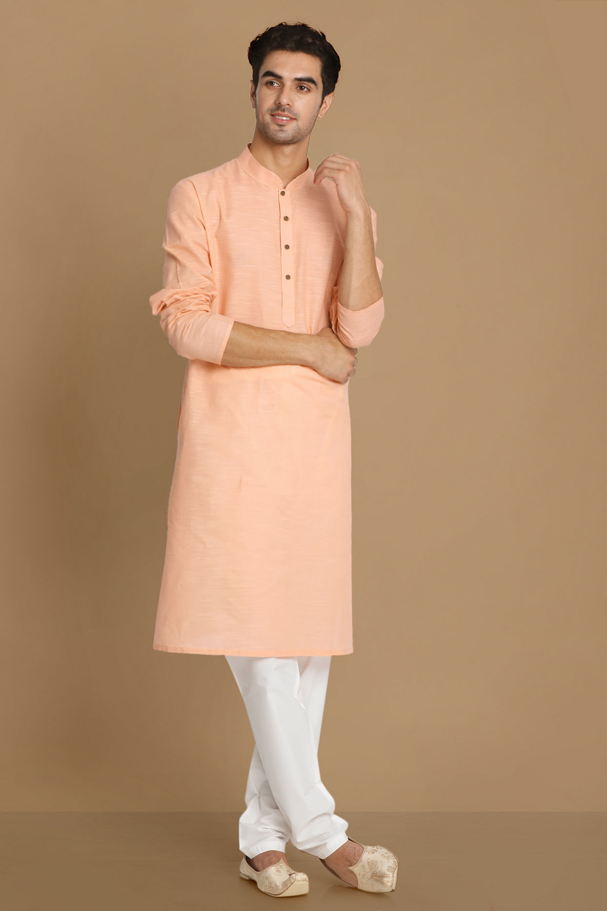 alt message - Manyavar Men Casual Light Pink Kurta image number 1