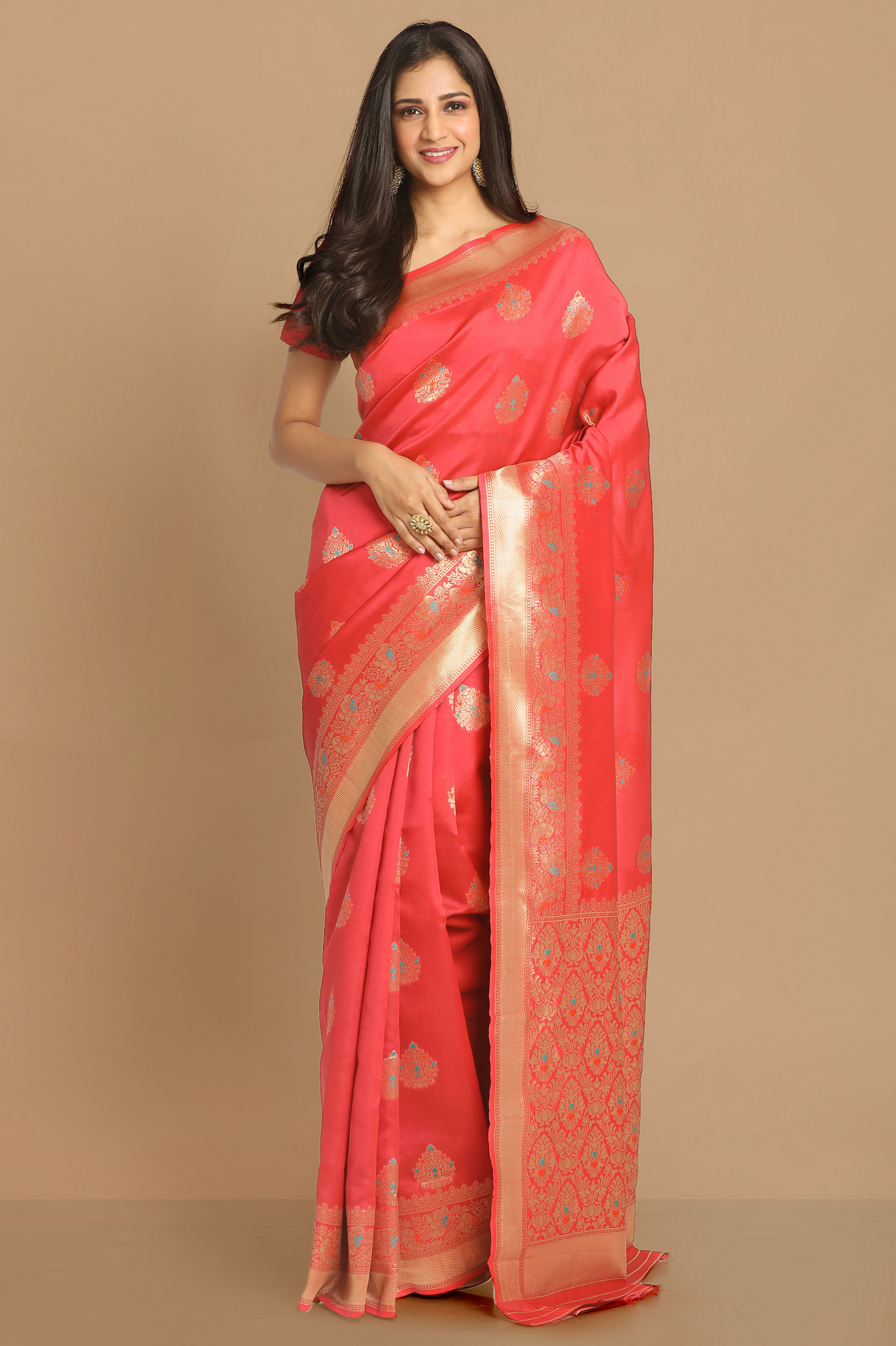 Mohey Women Pink Weaved Saree