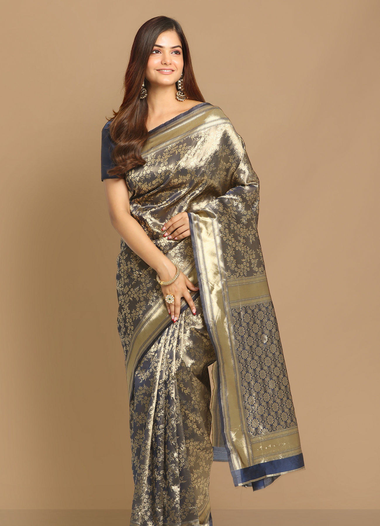 Mohey Women Magnificent Purple Designer Saree