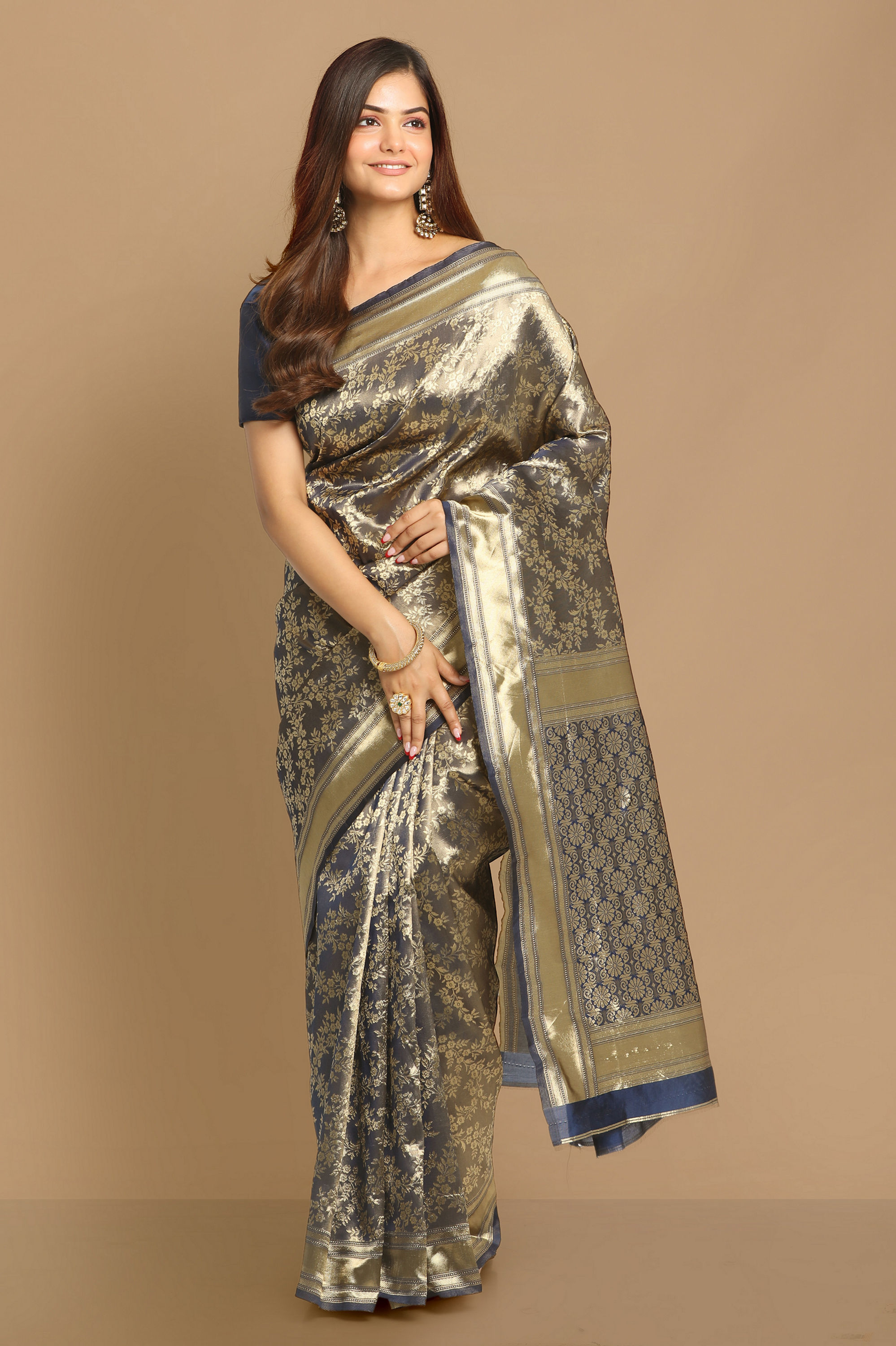 Mohey Women Magnificent Purple Designer Saree