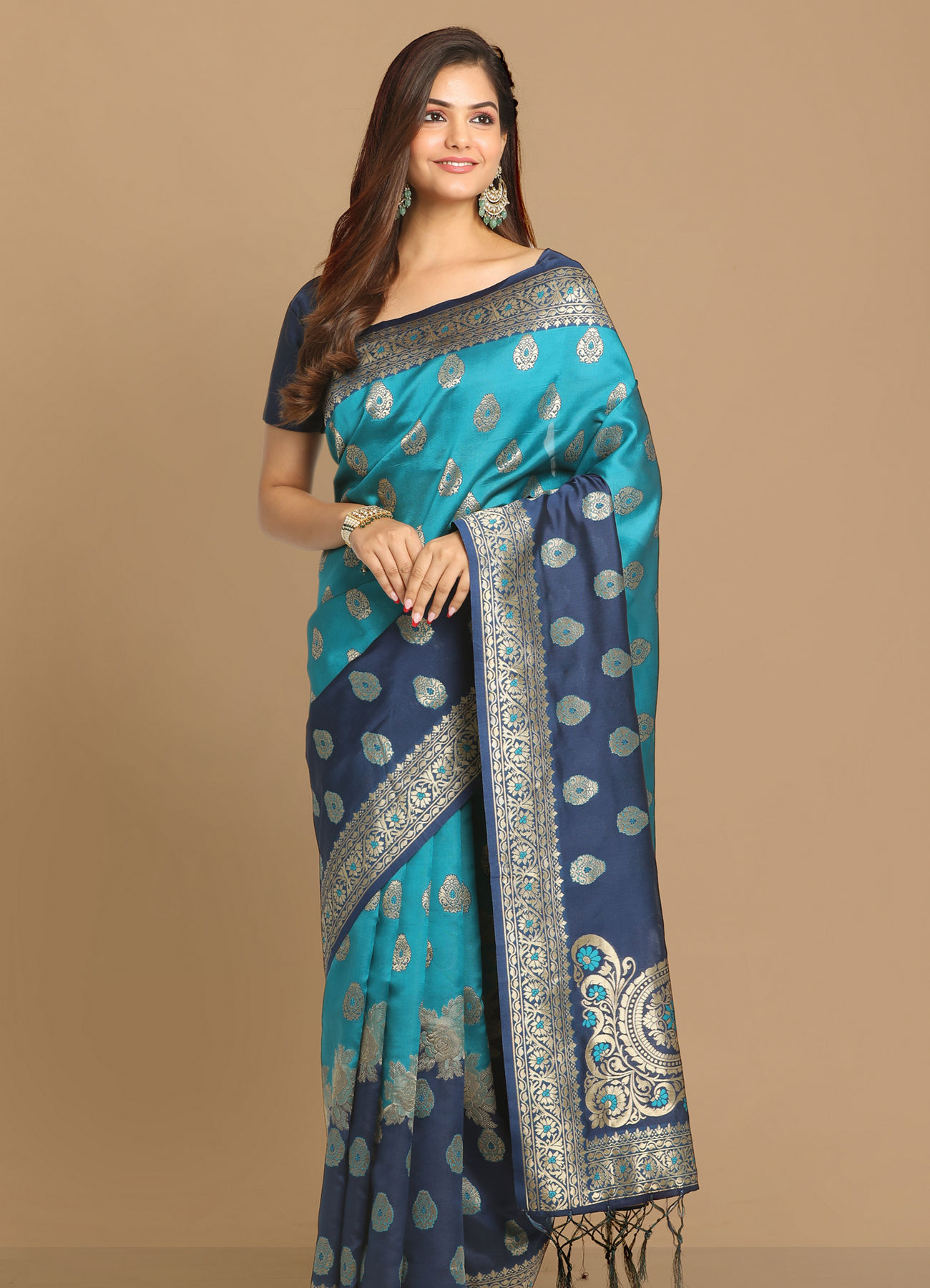 Mohey Women Royal Green Silk Saree