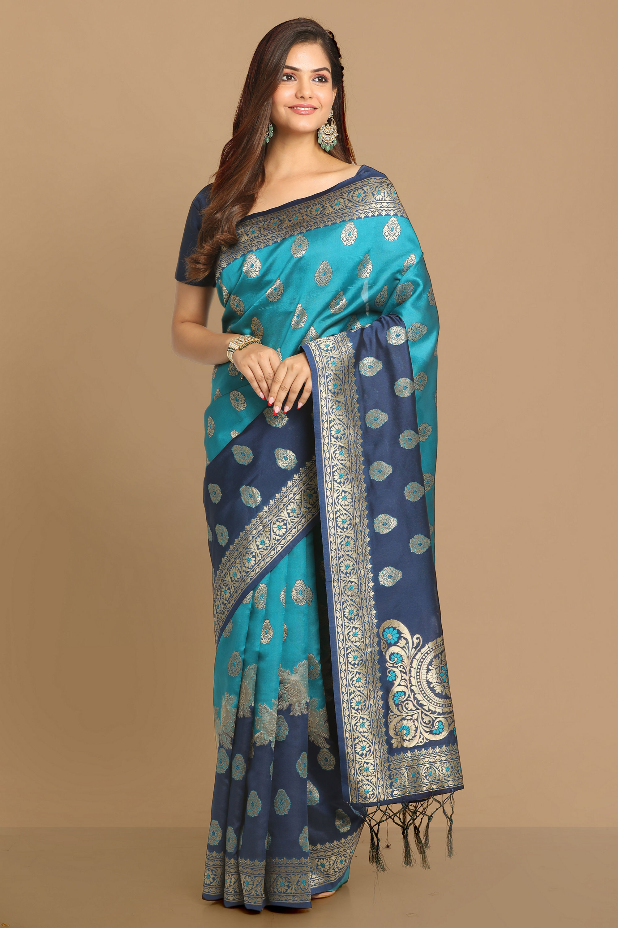 Mohey Women Royal Green Silk Saree