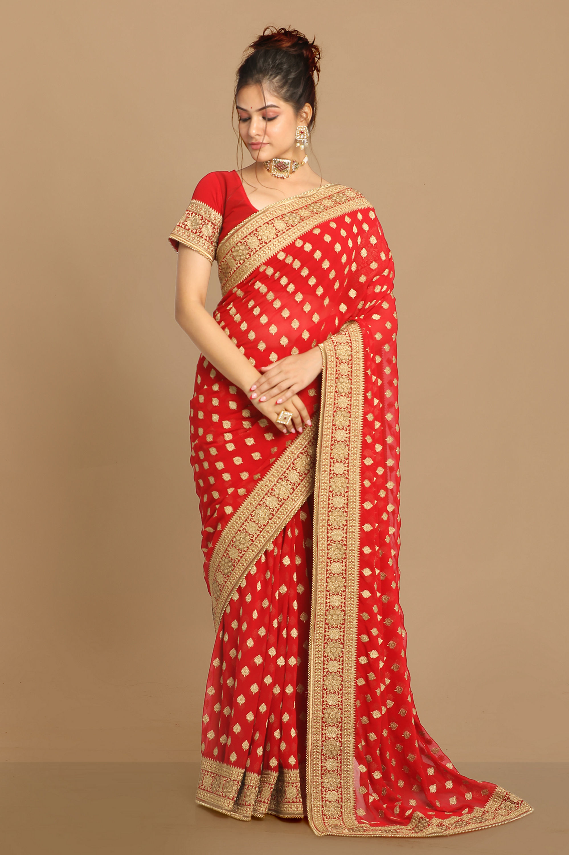 Mohey Women Ravishing Red Saree