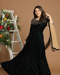 Mohey Women Velvet Bottle Green Gown