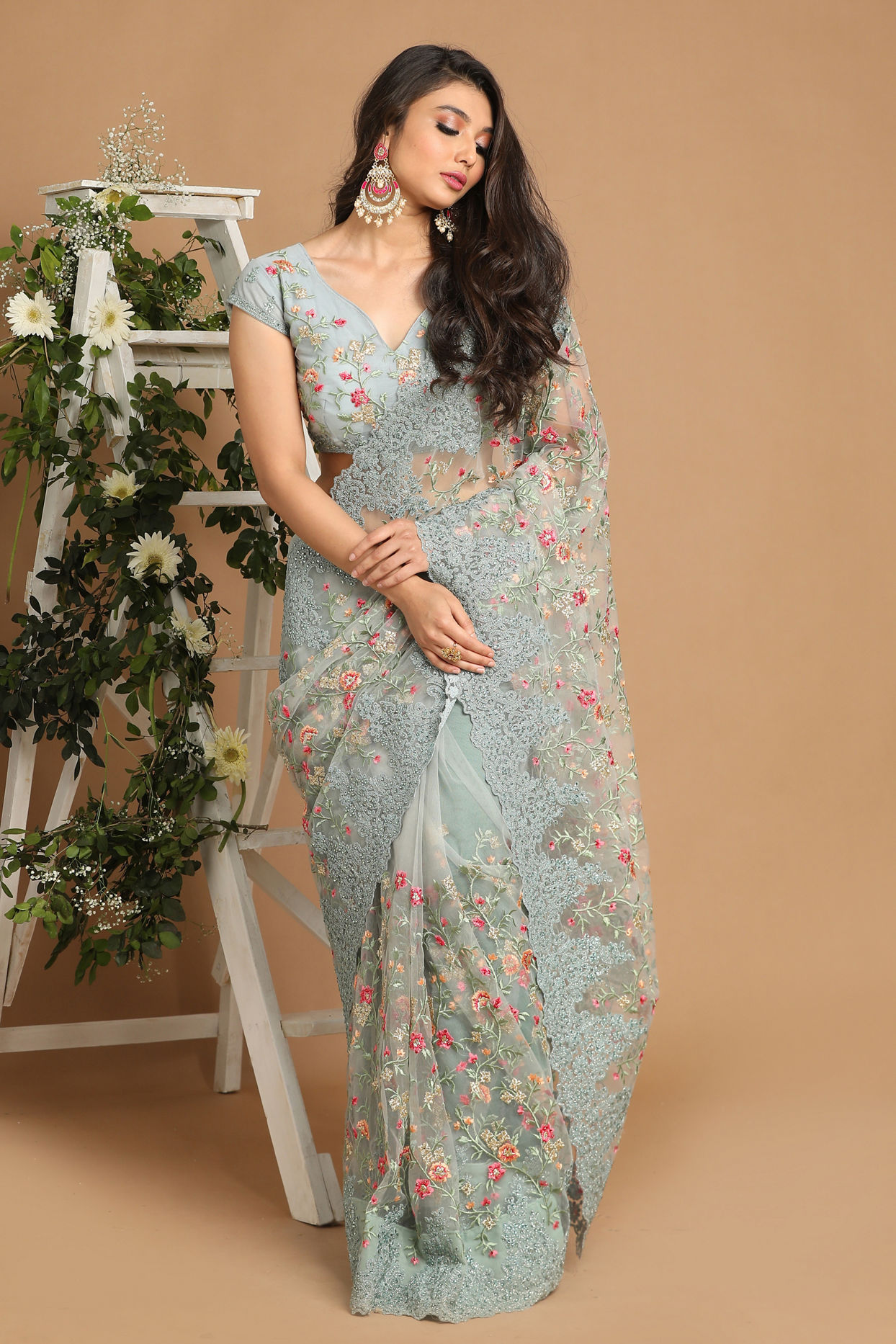 alt message - Mohey Women Light Blue Net Saree image number 0