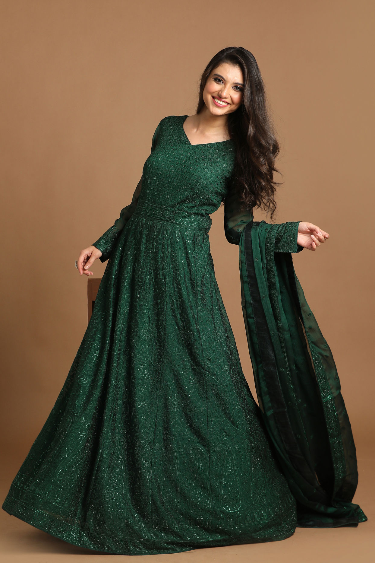 Mohey Women Classy Bottle Green Gown image number 2