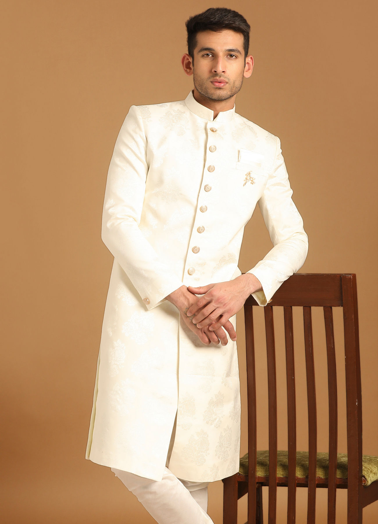 Manyavar Men Charming Off White Indian Sherwani