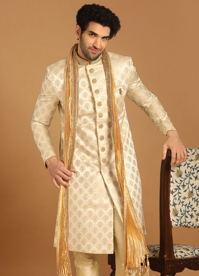 alt message - Manyavar Men Plush Biscuit Shade Sherwani image number 1