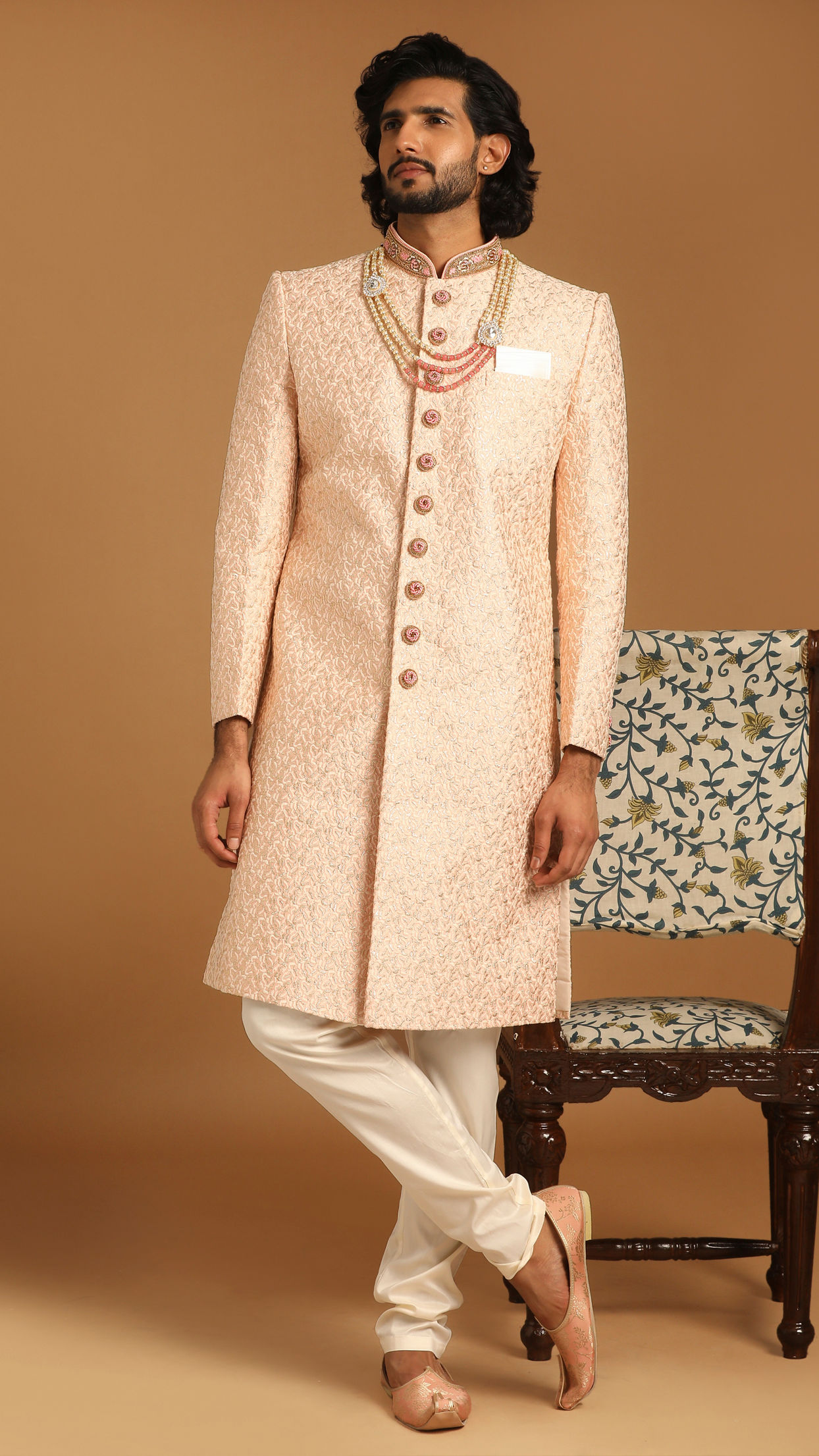 alt message - Manyavar Men Quintessential Gajaree Sherwani image number 1