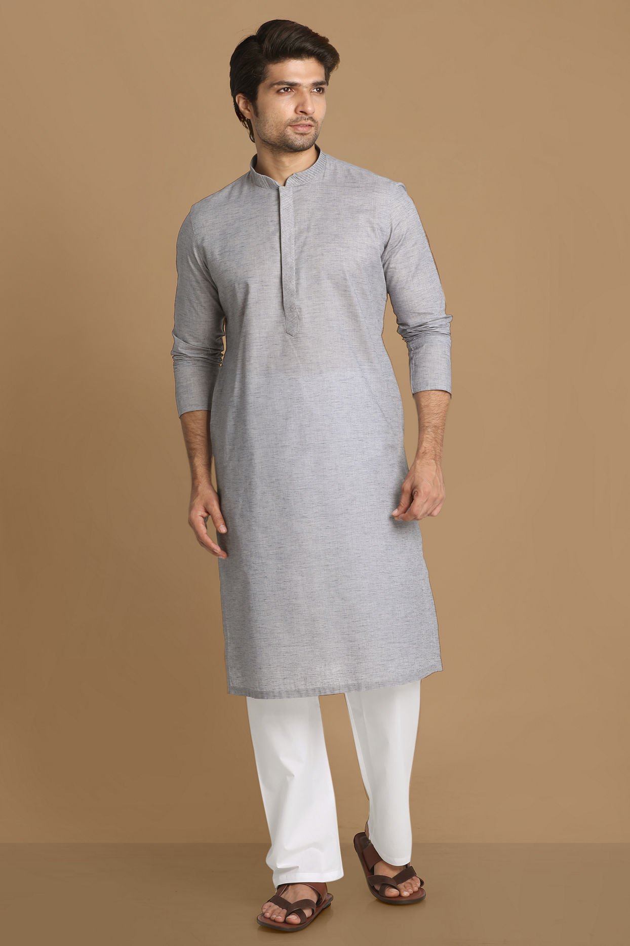 alt message - Manyavar Men Shale Grey Solid Kurta Set image number 1