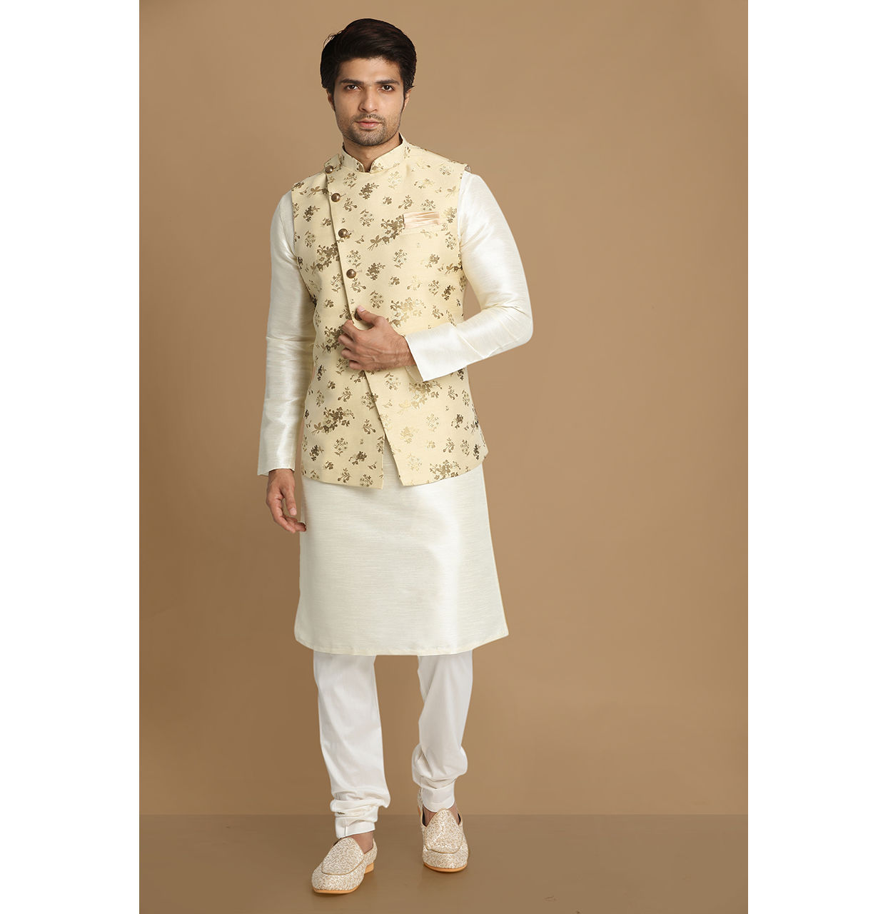 alt message - Manyavar Men Biege Floral Print Kurta Jacket Set image number 1