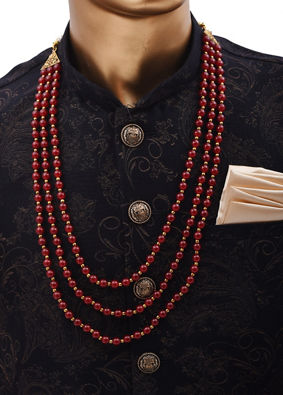 alt message - Manyavar Men Enchanting Maroon Mala image number 1