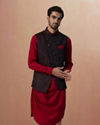 alt message - Manyavar Men Black Paisley Jacket With Red Draped Kurta Set image number 2