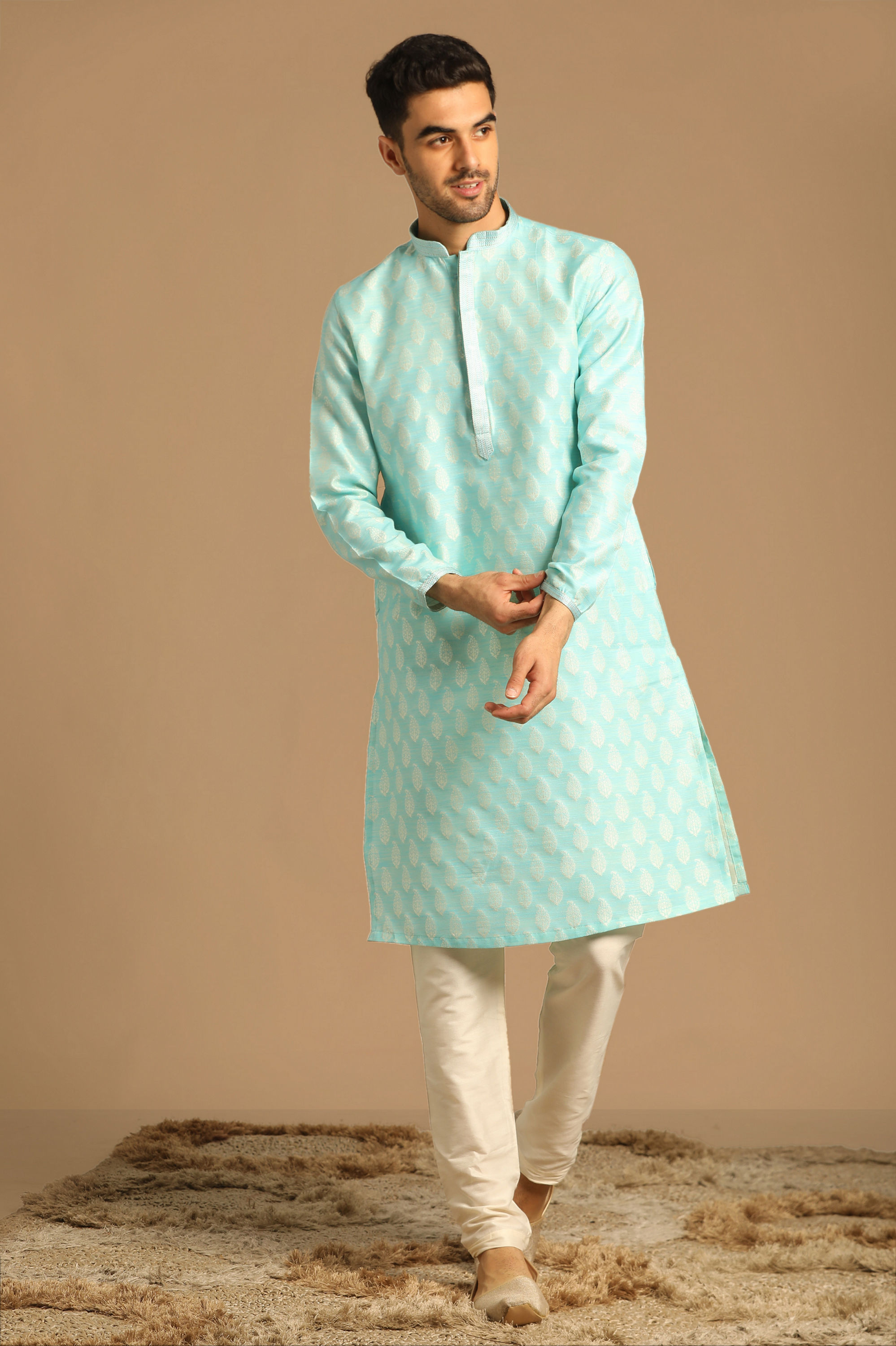 Manyavar Men Peppy Blue Kurta Set