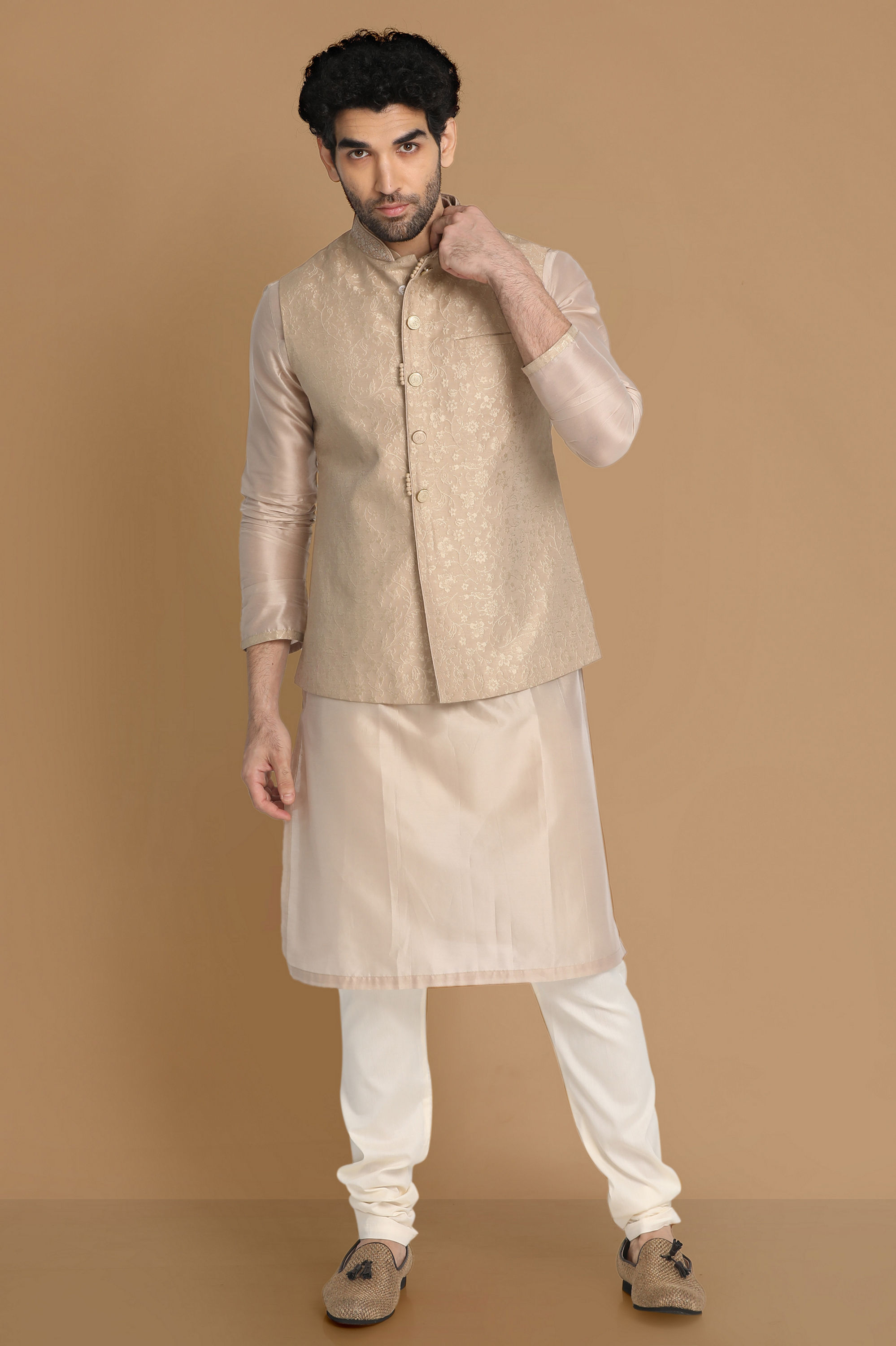 Manyavar Men Floral Patterned Cream Kurta Jacket Set