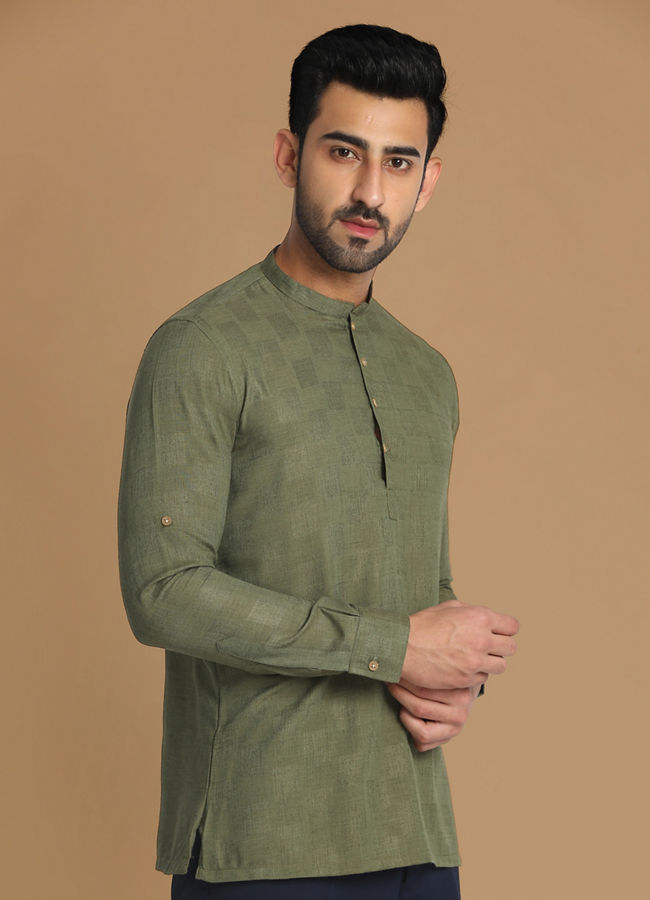 alt message - Manyavar Men Textured Green Kurta image number 0