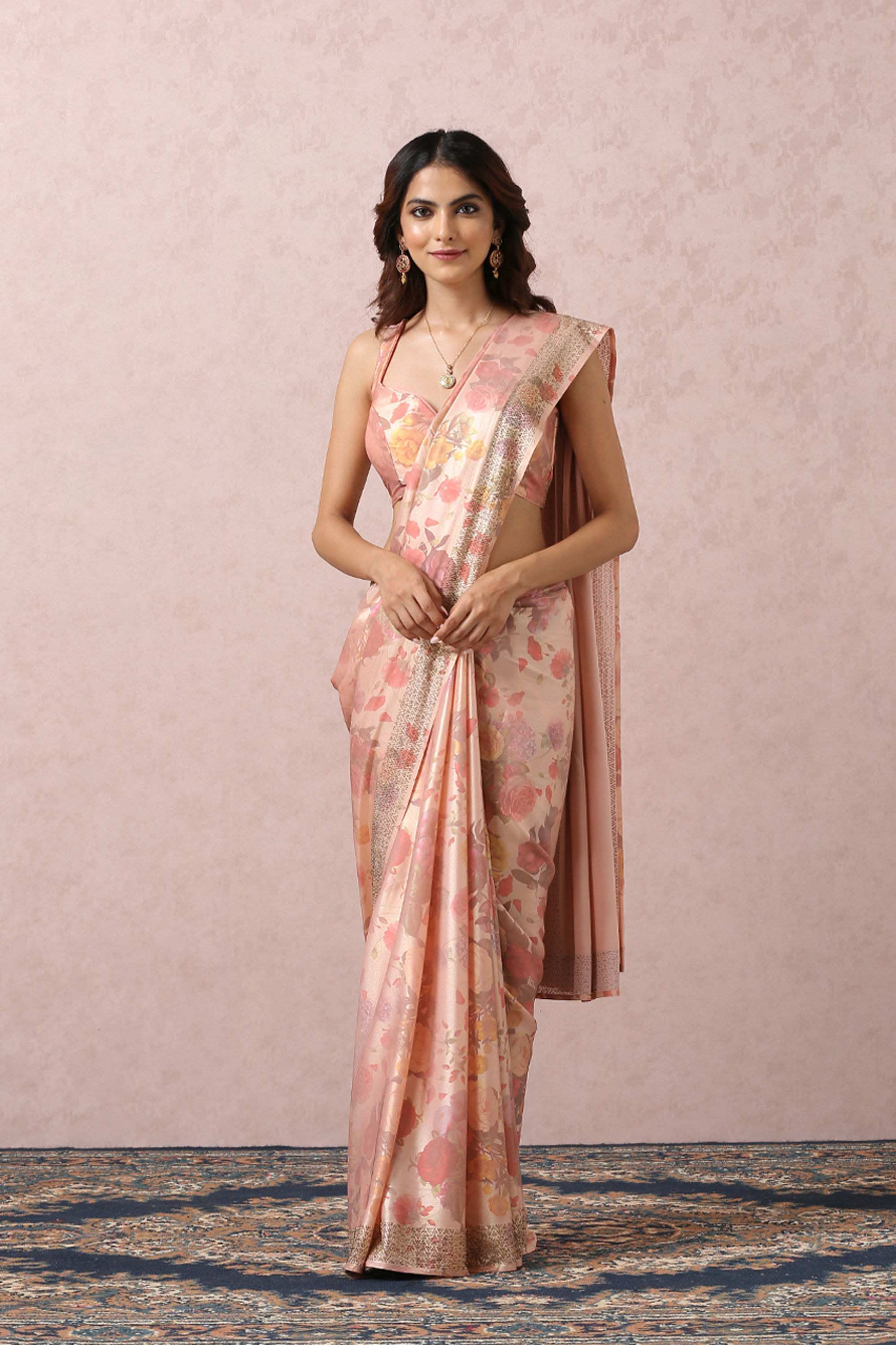 Mohey Women Pink Floral Printed Saree