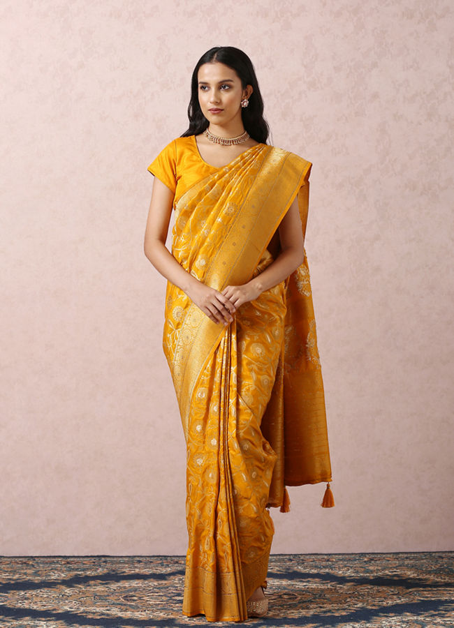Mohey Women Mustard Yellow Saree With Gold Border